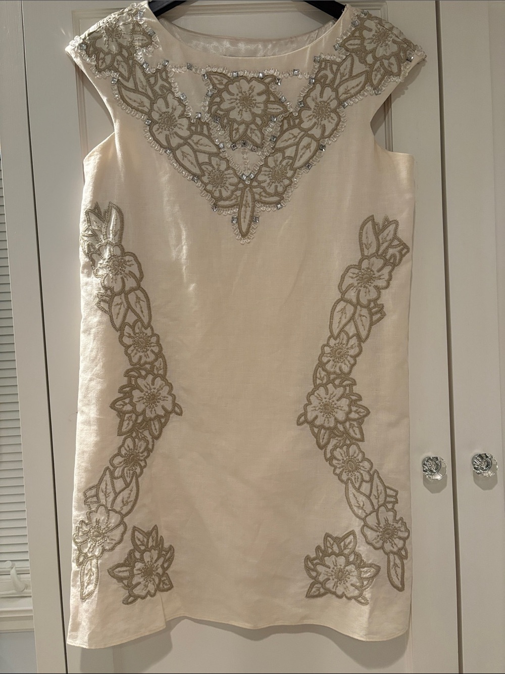 Laundry Embellished Floral Sheath Dress in Cream Size 6